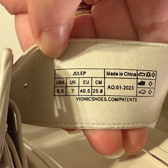 Vionic Women's, Julep Sandal in Cream 9.5 - Picture 6 of 6